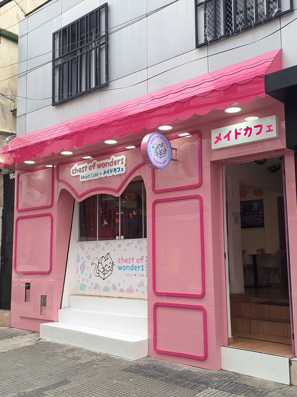 Chest Of Wonders – Maid Café